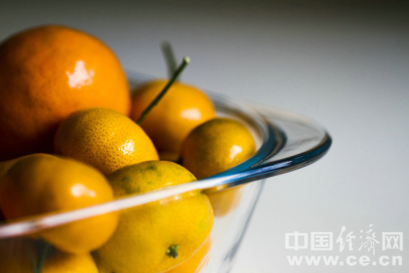 贪吃橘子小心患“橘黄症” 应季水果搭配着吃
